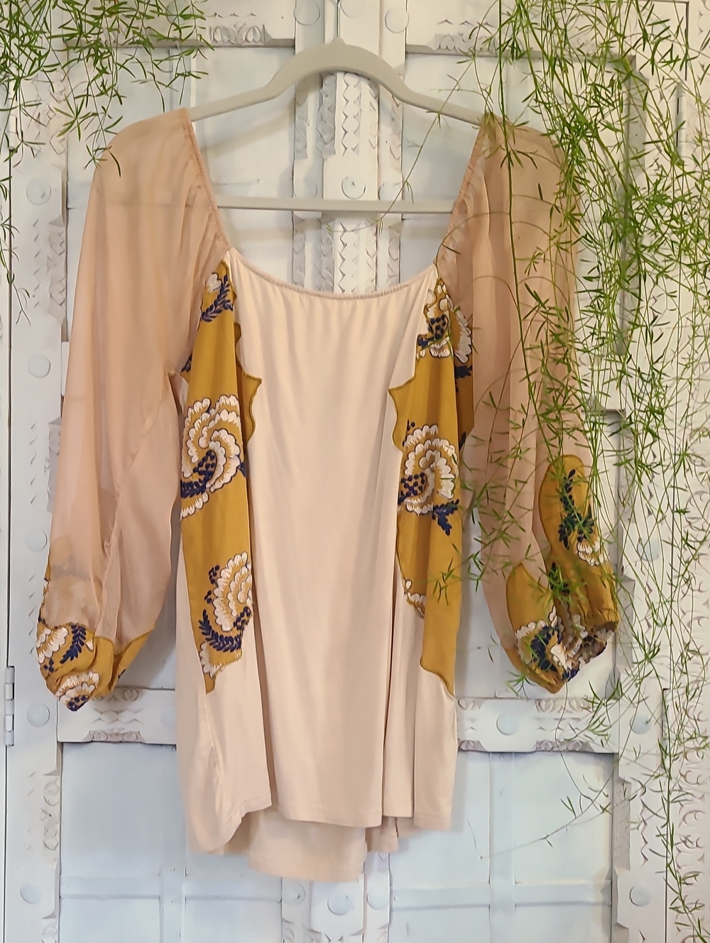 gimmicks by BKE Boho Beige Blouse with Mustard Applique